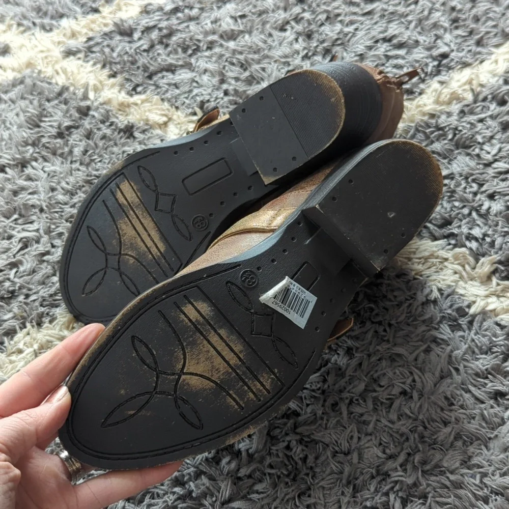 Ariat Unbridled Melody Women's Buckle Bootie Size Women's 8.5 - Picture 5 of 8